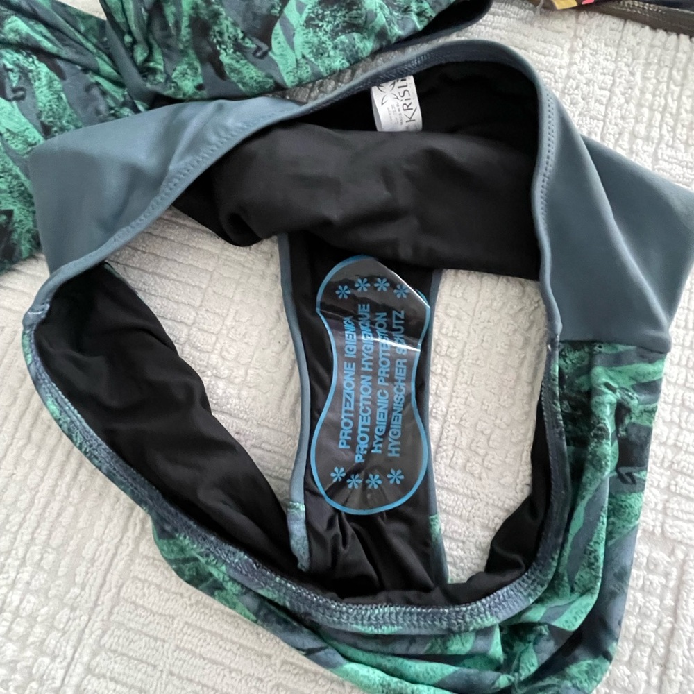 Emerald Patterned Women's Bikini Set - Picture 10 of 11